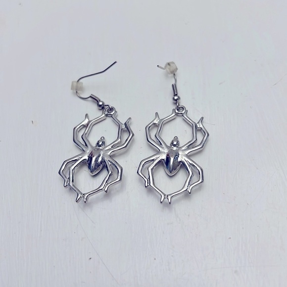 Vintage Black Widow Spider Pierced Earrings - Picture 3 of 4
